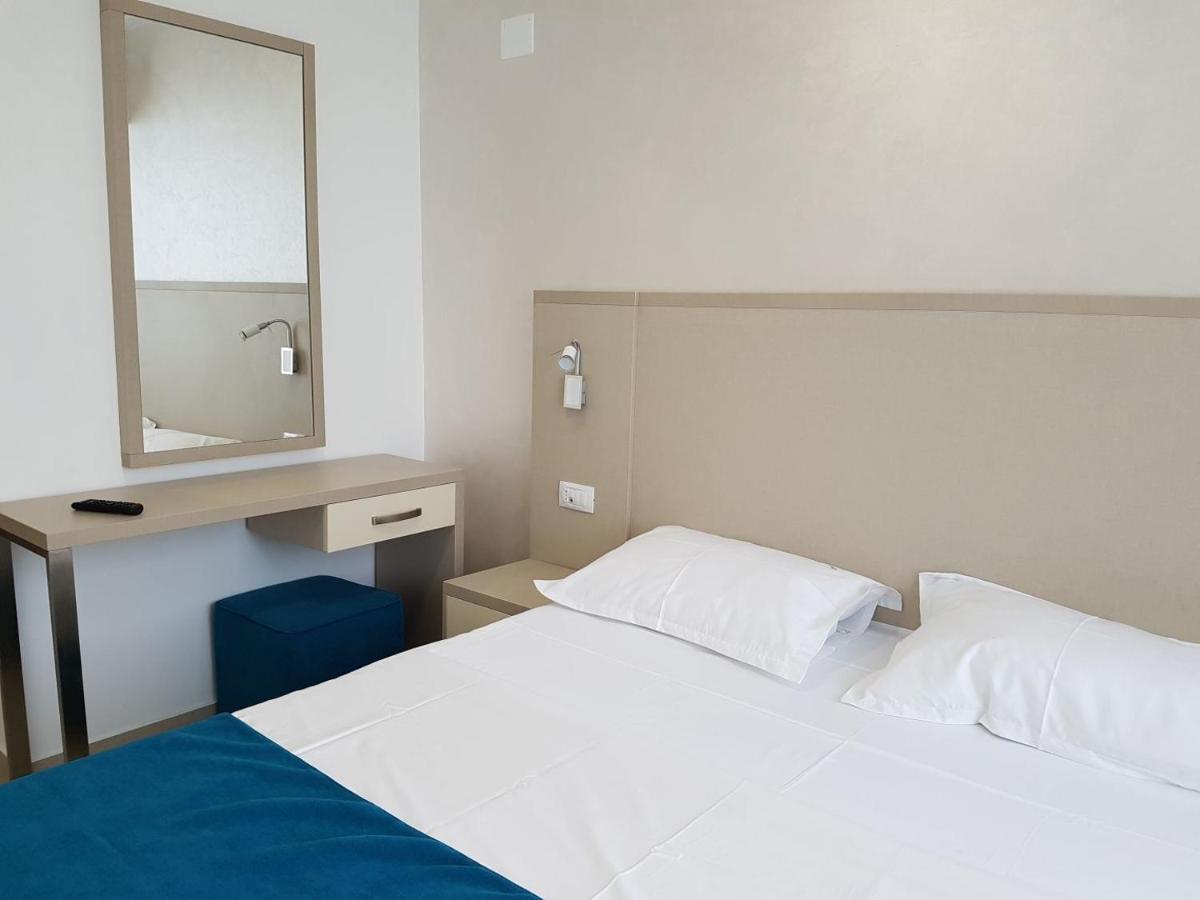 Hotel Delfin 마마이아 외부 사진